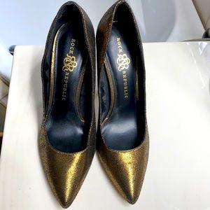 Rock & Republic gold stilettos